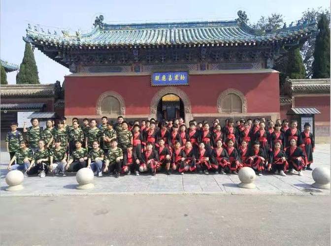 公司经营范围包括:教育软件开发;文化艺术交流活动策划等;